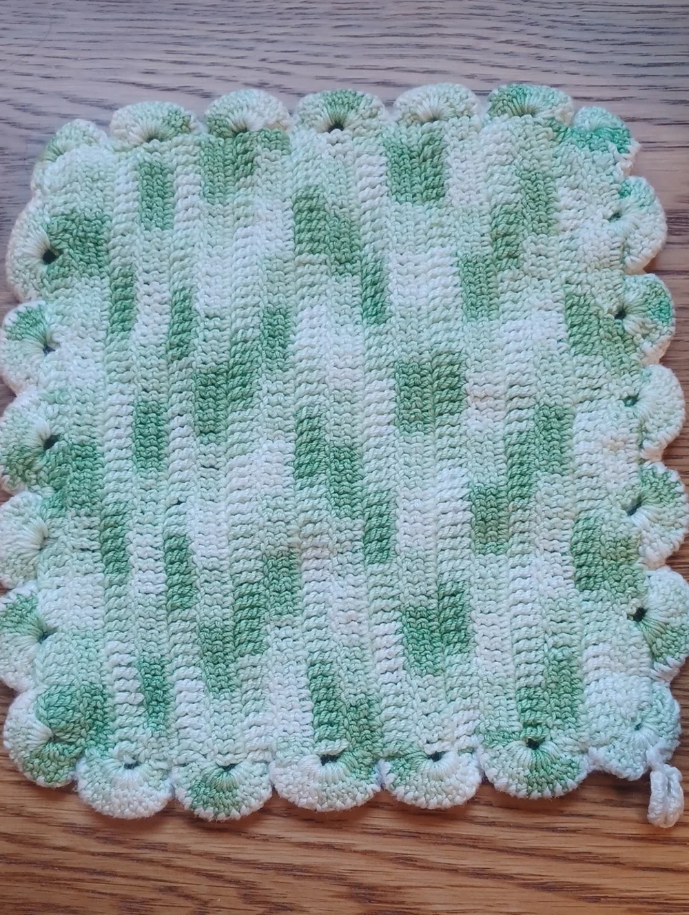 2 VINTAGE POT HOLDERS